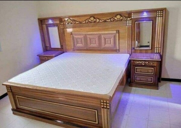 Lit en bois massif avec rangement