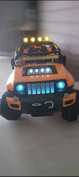 Kids jeep car with six tires