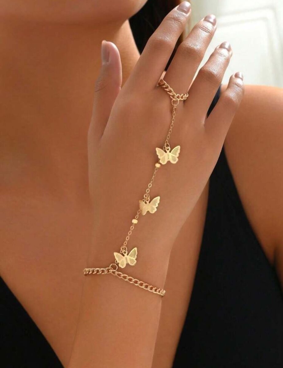 Necklaces, mittens bracelet, decor rings