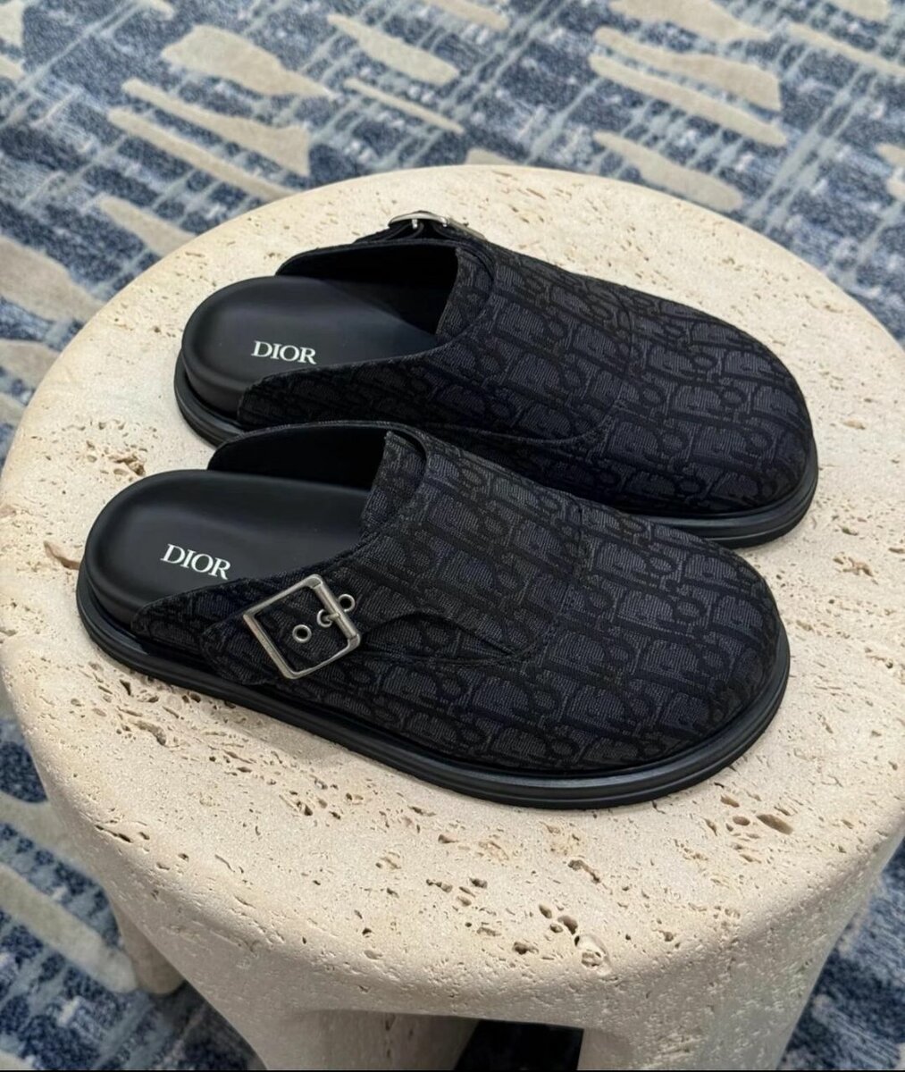 Chaussons Dior Élégants Homme
