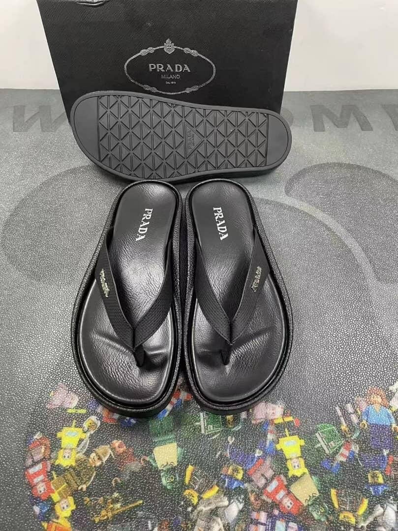 Fendi flat slippers
