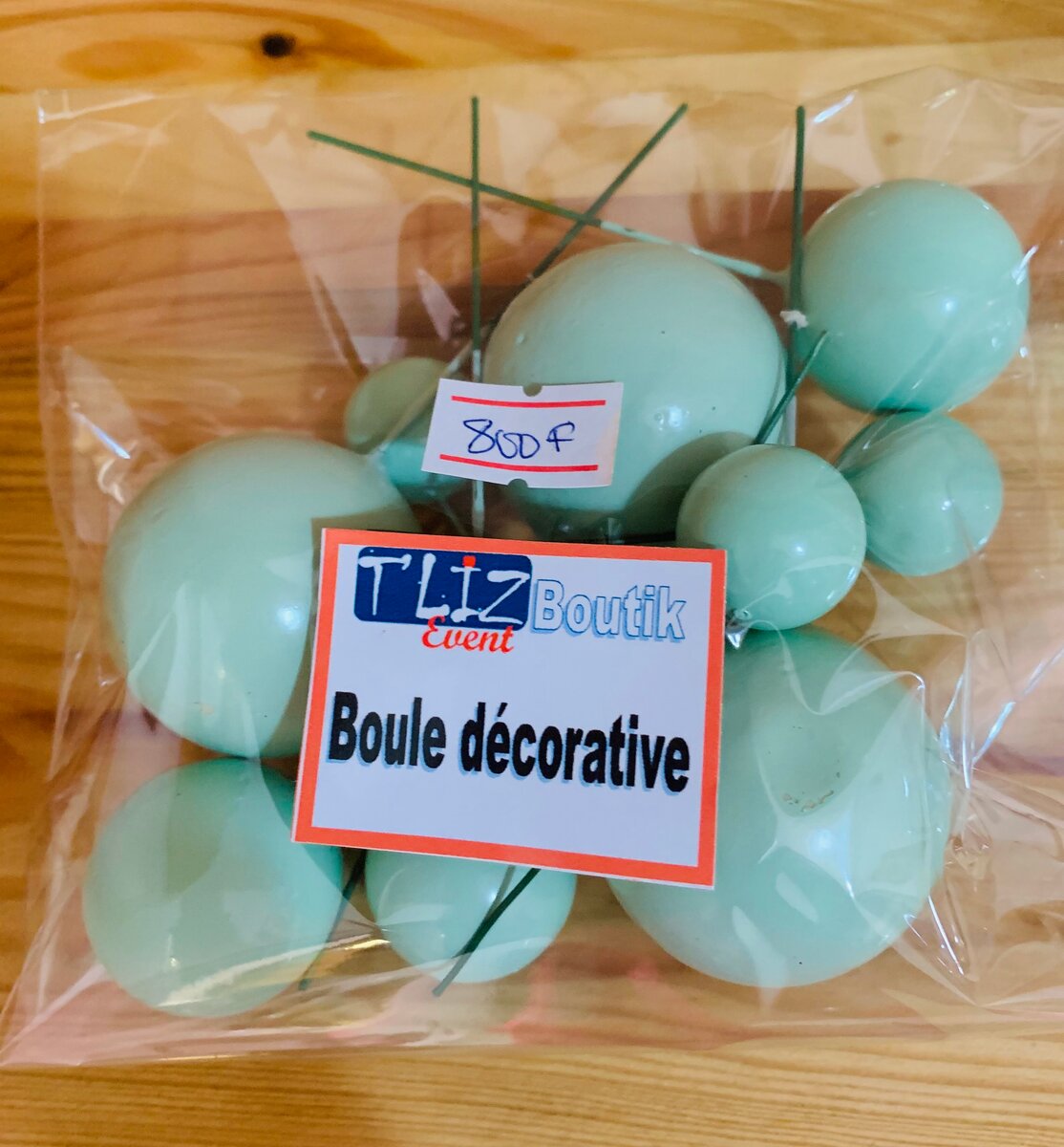 Boules décoratives colorées