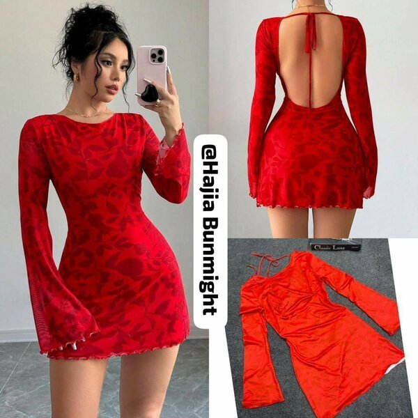 Robe rouge élégante dos nu