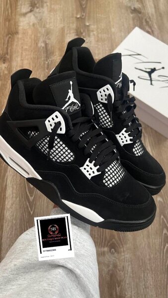 Basket Jordan 4 authentique avec sa boîte