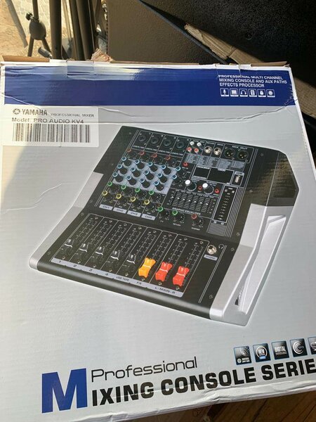 Power mixer 4 channels