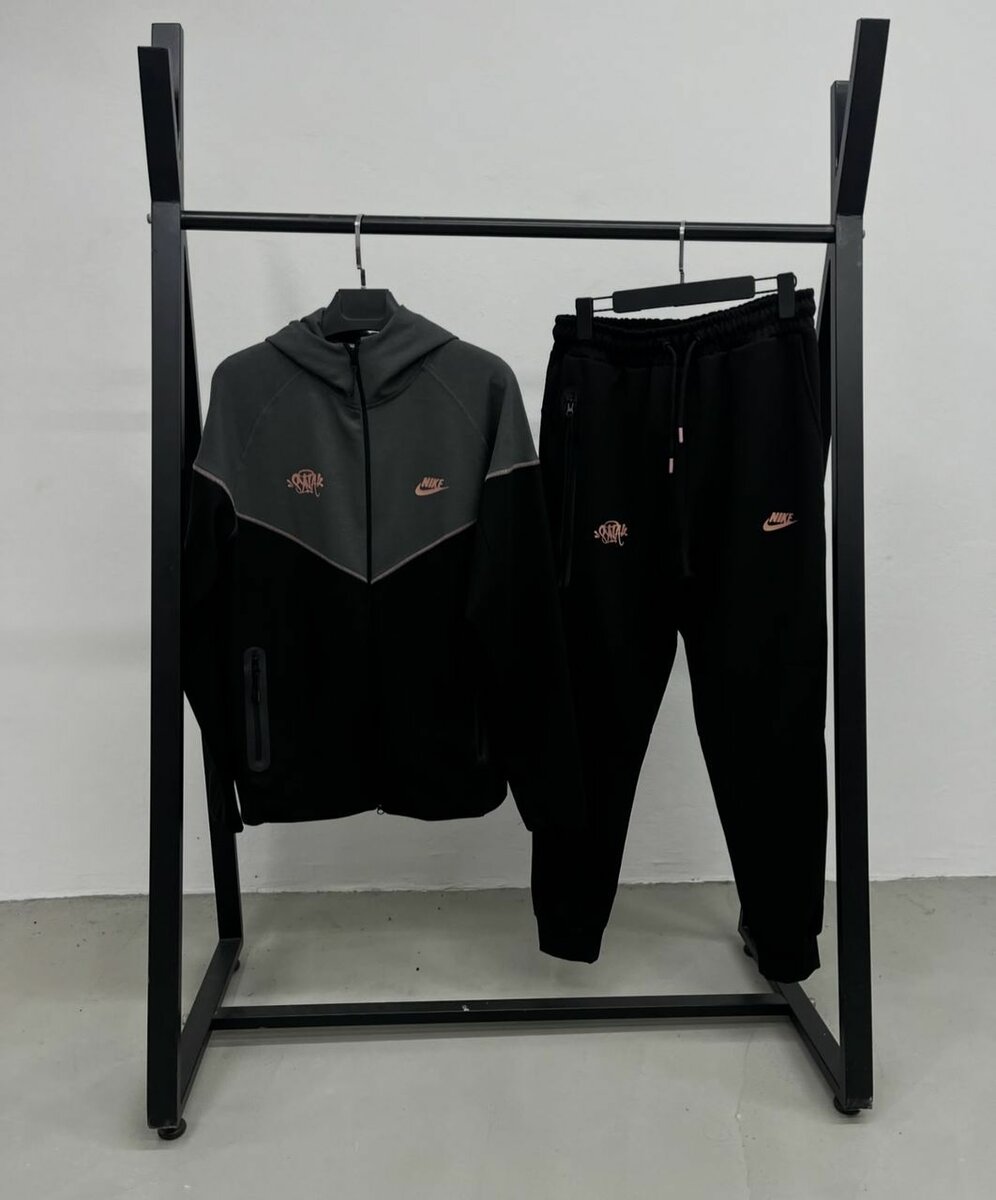 Syna world tech fleece