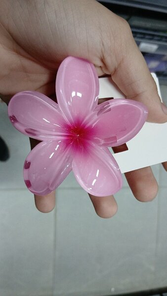 Barrette fleur élégante en résine