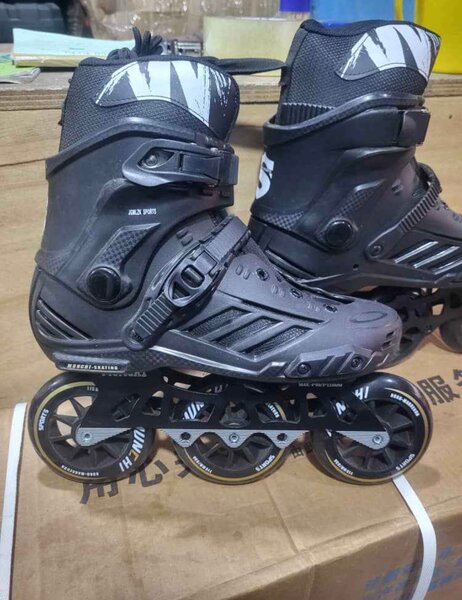 Roller en ligne ajustable pour adulte