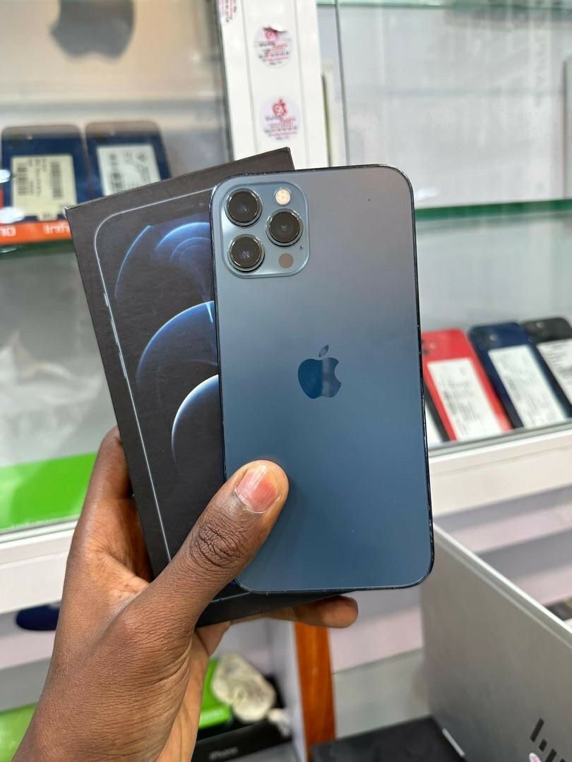 iPhone 12 Pro Max 128go quasi neuf