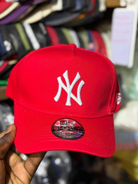 Casquette rouge NY