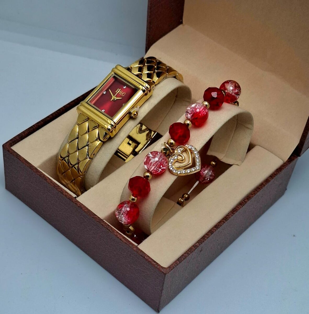 Ensemble Montre et Bracelets en Or