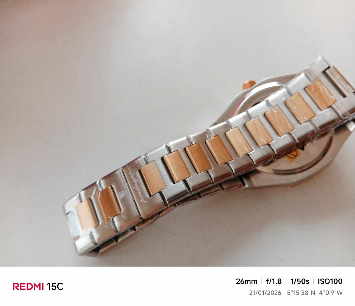 Montre luxe verte et or