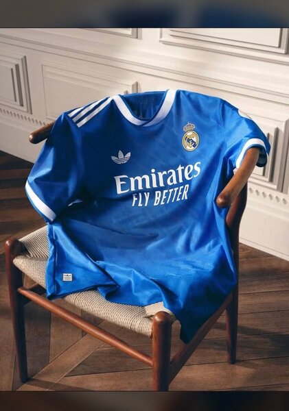 Maillot de football bleu Adidas
