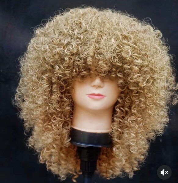 Perruques curlées pour femmes