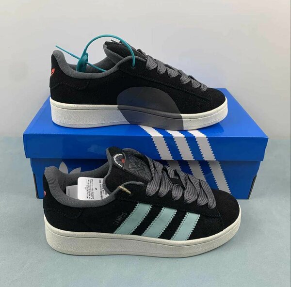 Baskets Adidas noires classiques