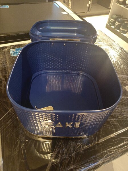 Cake Bin