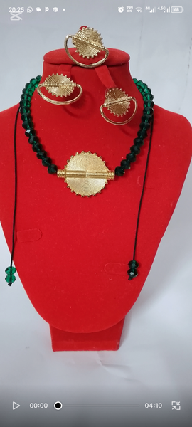 Collier et Boucles Plaqué Or