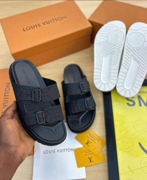 Sandales en cuir à boucles