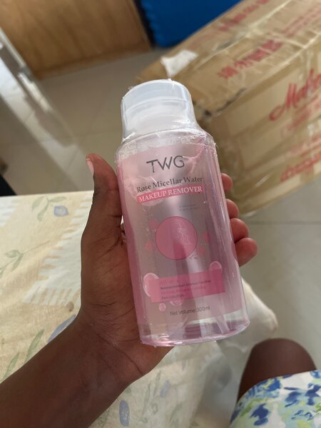 Eau Micellaire à la Rose