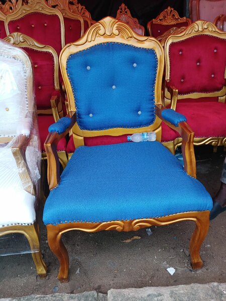 Fauteuil classique en bois