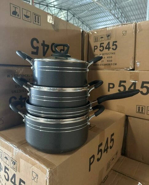 Ensemble de casseroles en aluminium