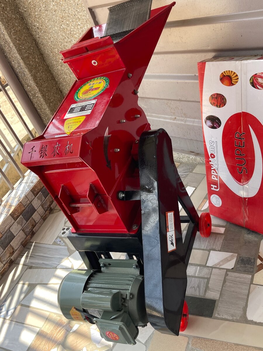 Feed crusher/ Grinder 800kg/hr