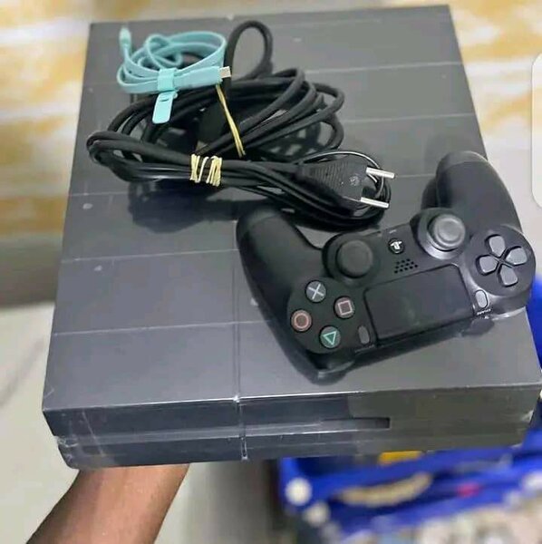 Console de Jeu PS4 avec Manettes