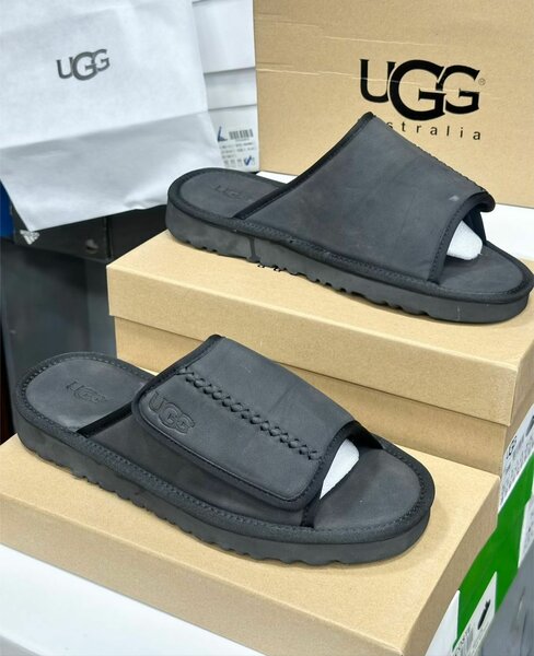 UGG Sandales Confort Noir