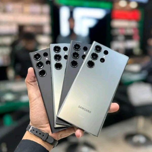 Samsung Galaxy Smartphones Ultra