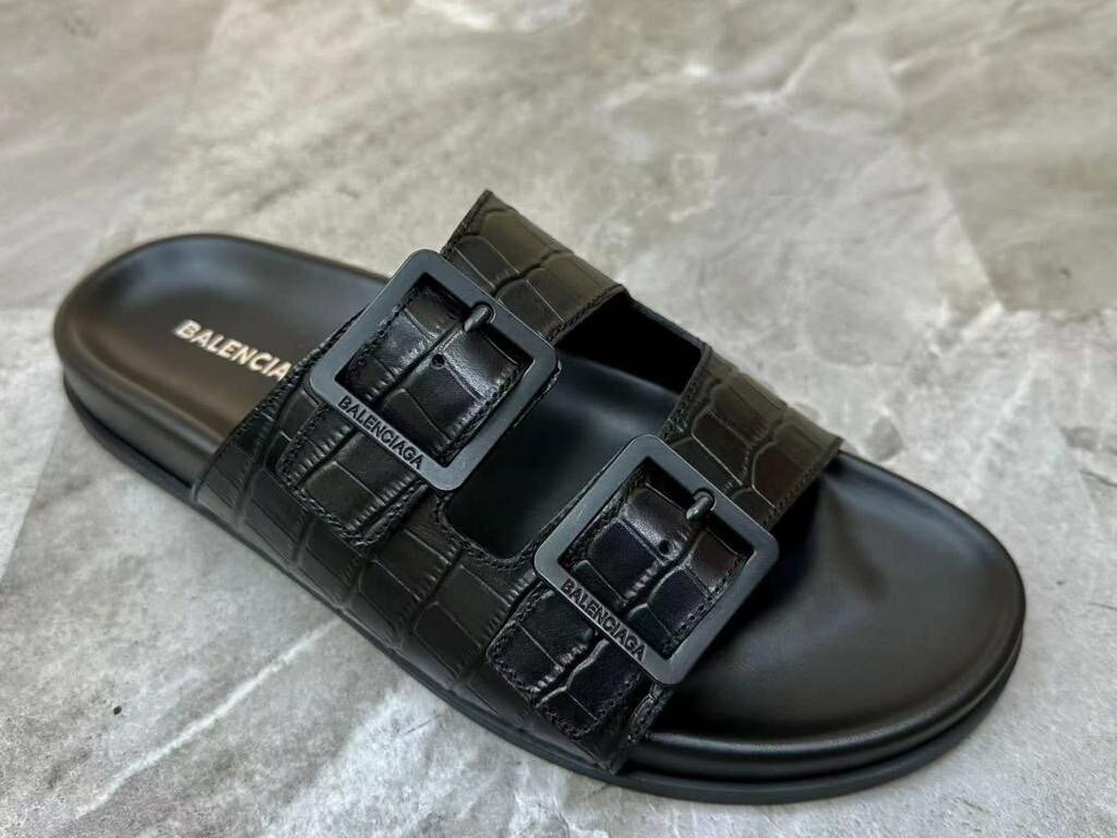 Sandales Balenciaga Élégantes