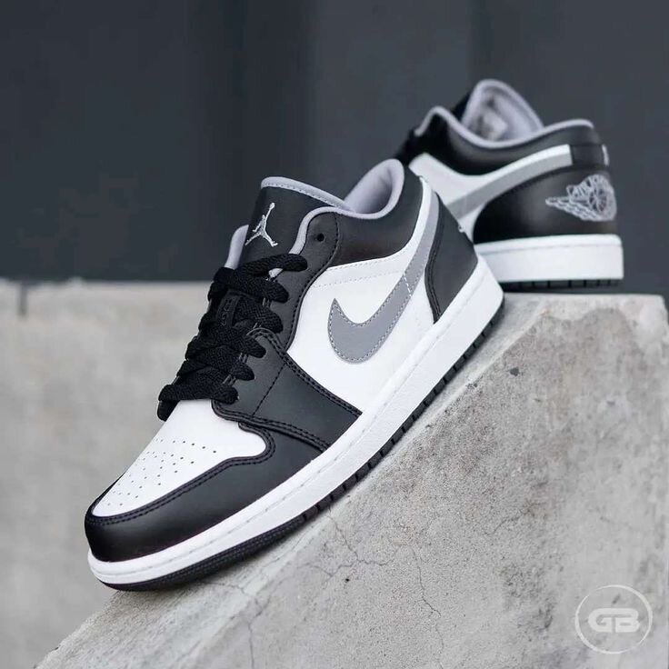 Nike Air Jordan 1 Low sneakers