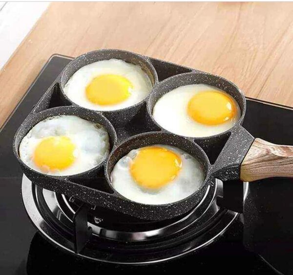 Poêle  anti adhésif à 4 trous