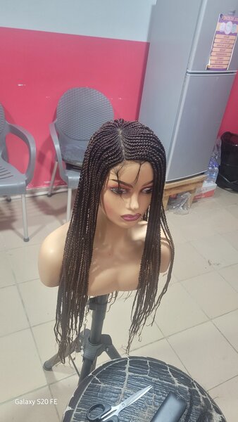 Perruque tressée longue naturelle