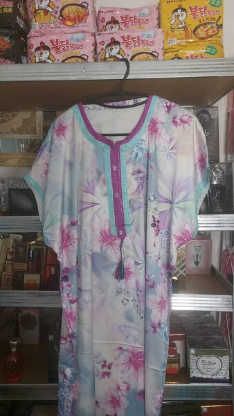 Robe d'été en satin floral