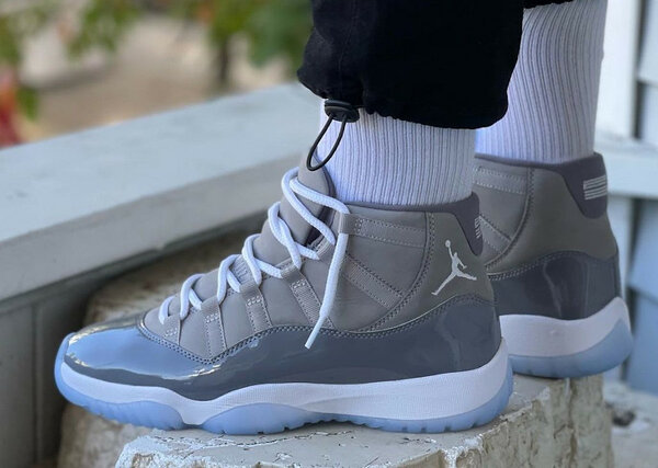 Sneakers Air Jordan XI Gris