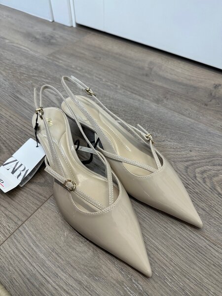 ТУФЛИ-МЮЛИ С ПРЯЖКАМИ ZARA