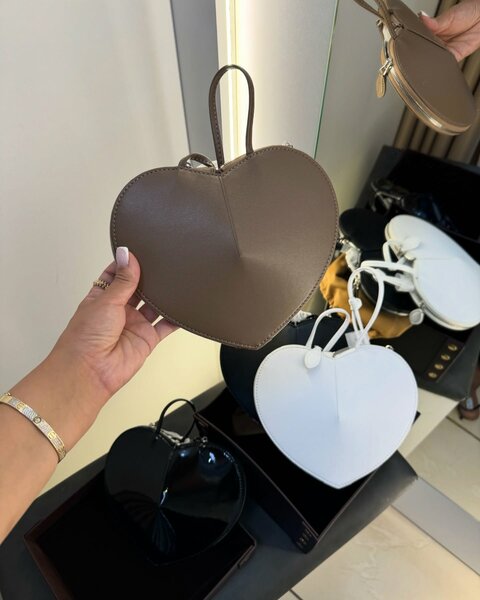Стильная женская сумка в форме сердца