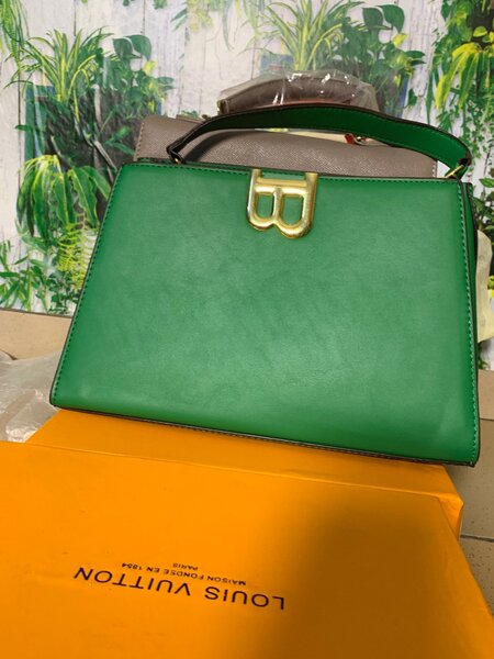 Sac à main élégant en cuir