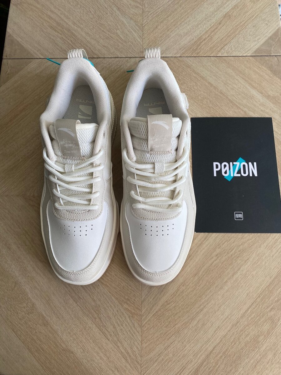 Кроссовки оригинал с Poizon