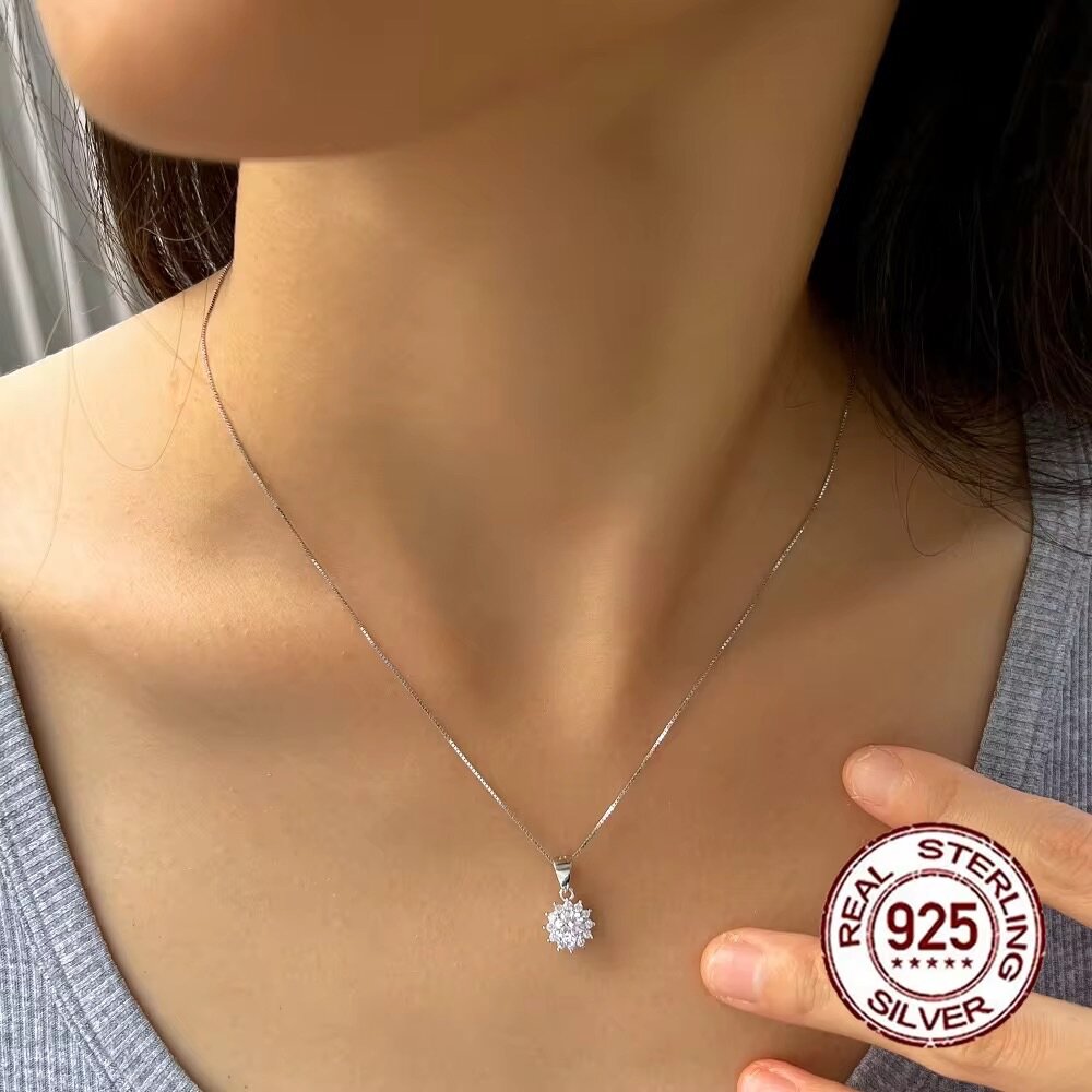 Chaîne simple en argent blanc importé