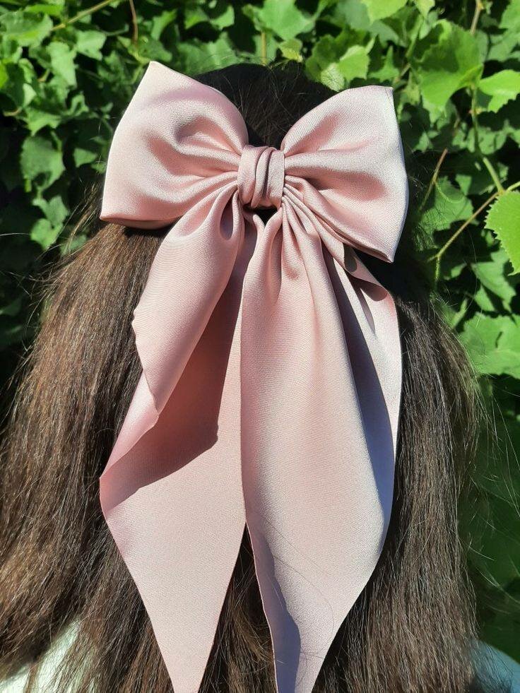 Grand nœud pour cheveux élégant