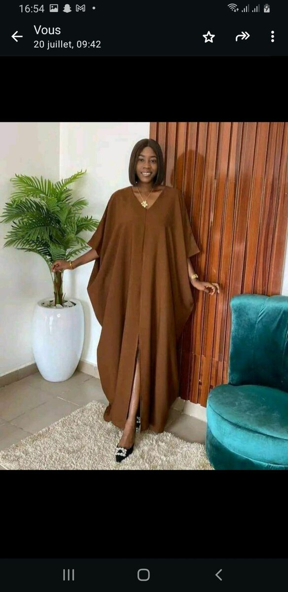 Admirez dès jolie robe trop chic