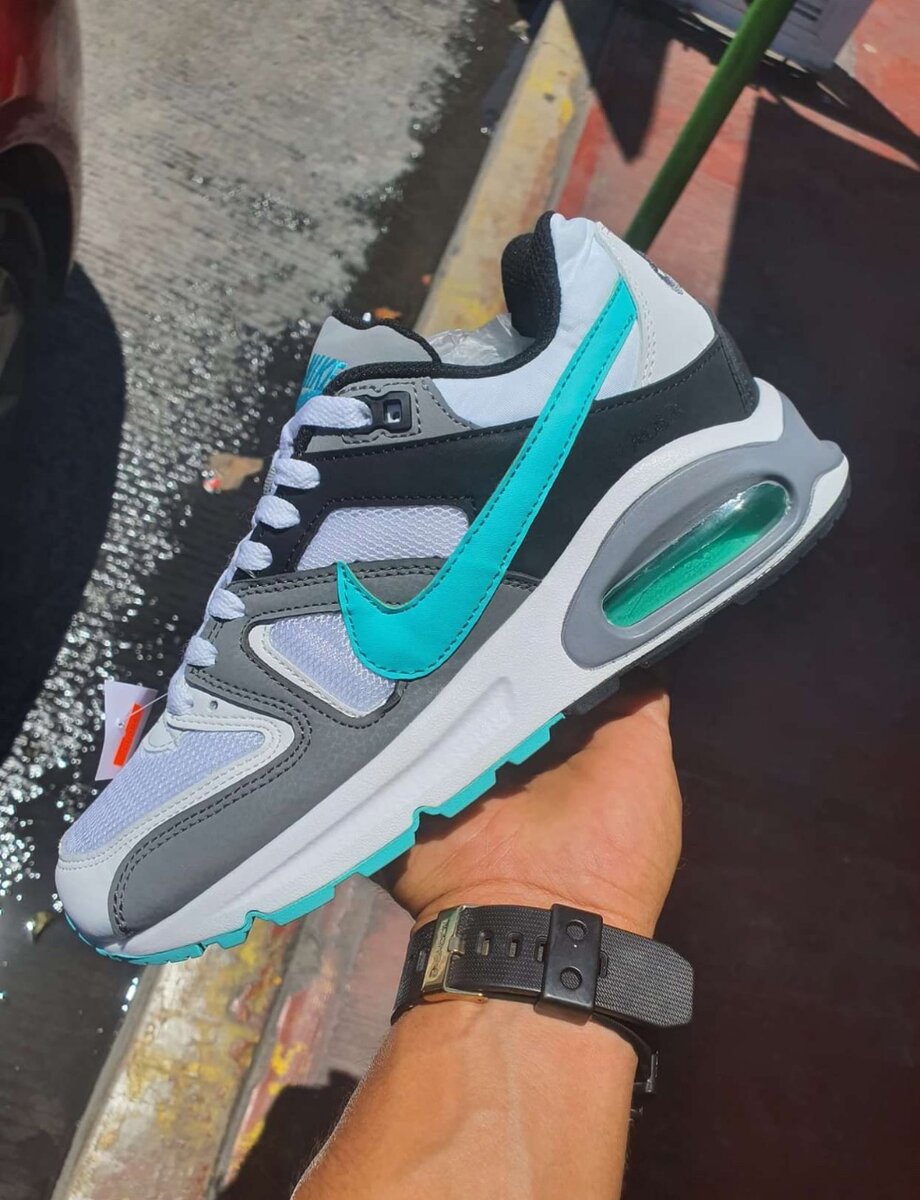 Nike air max command