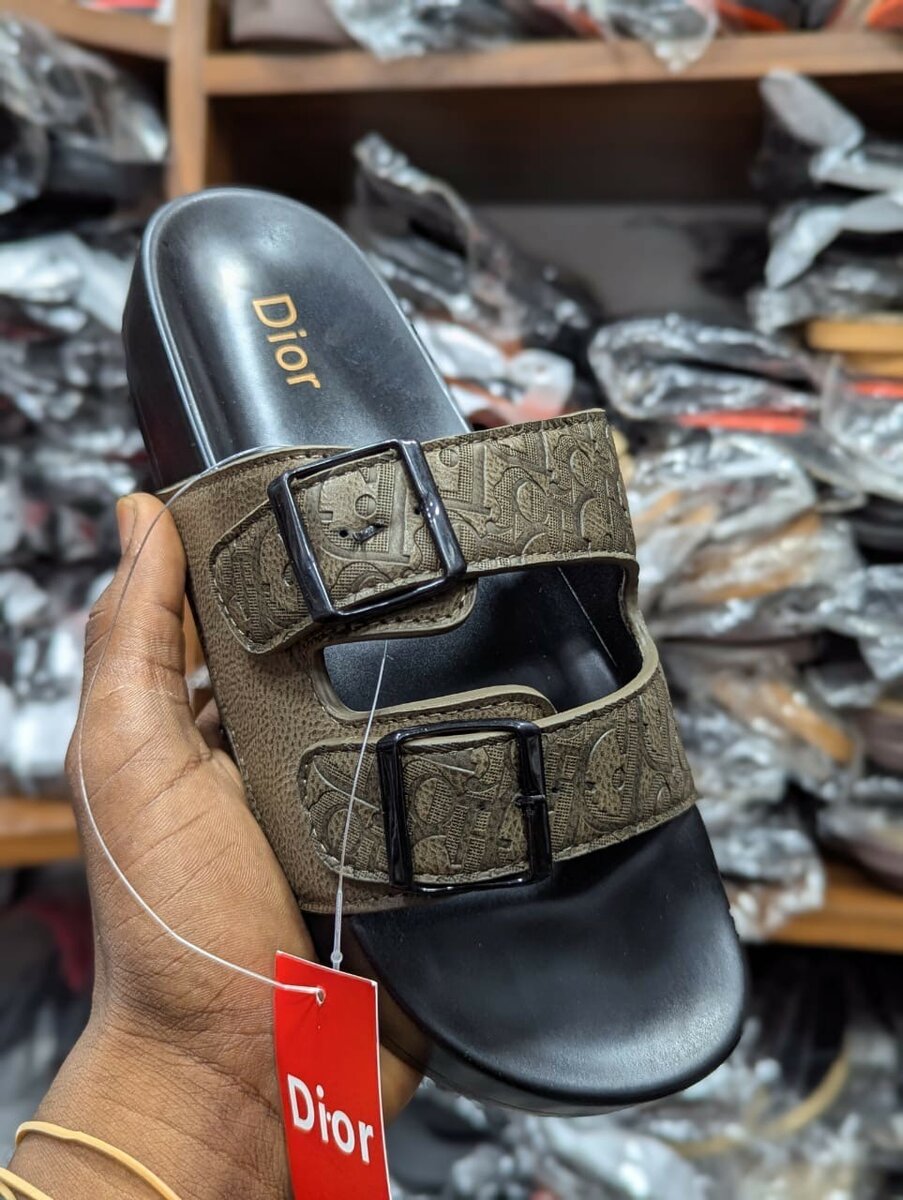 Sandales en cuir à boucle