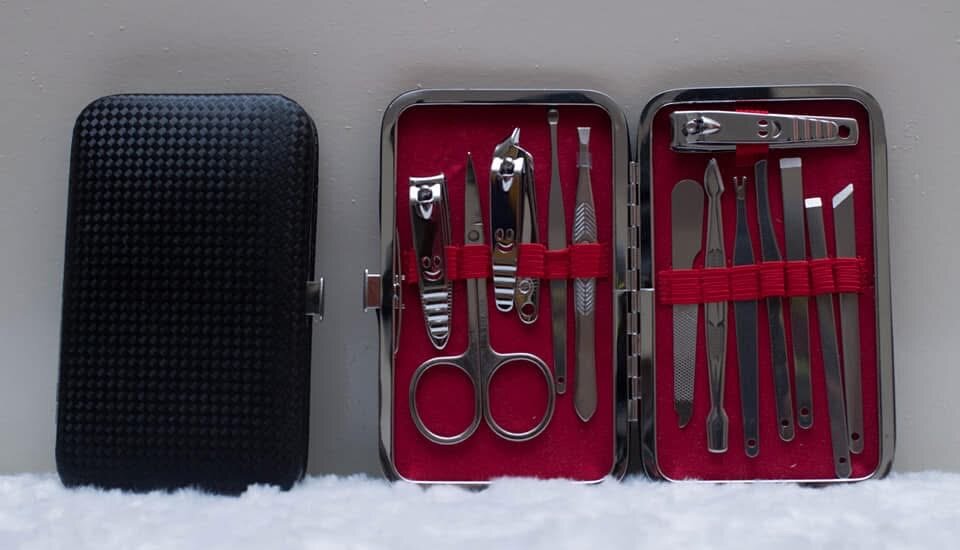 Trousse de manucure en cuir