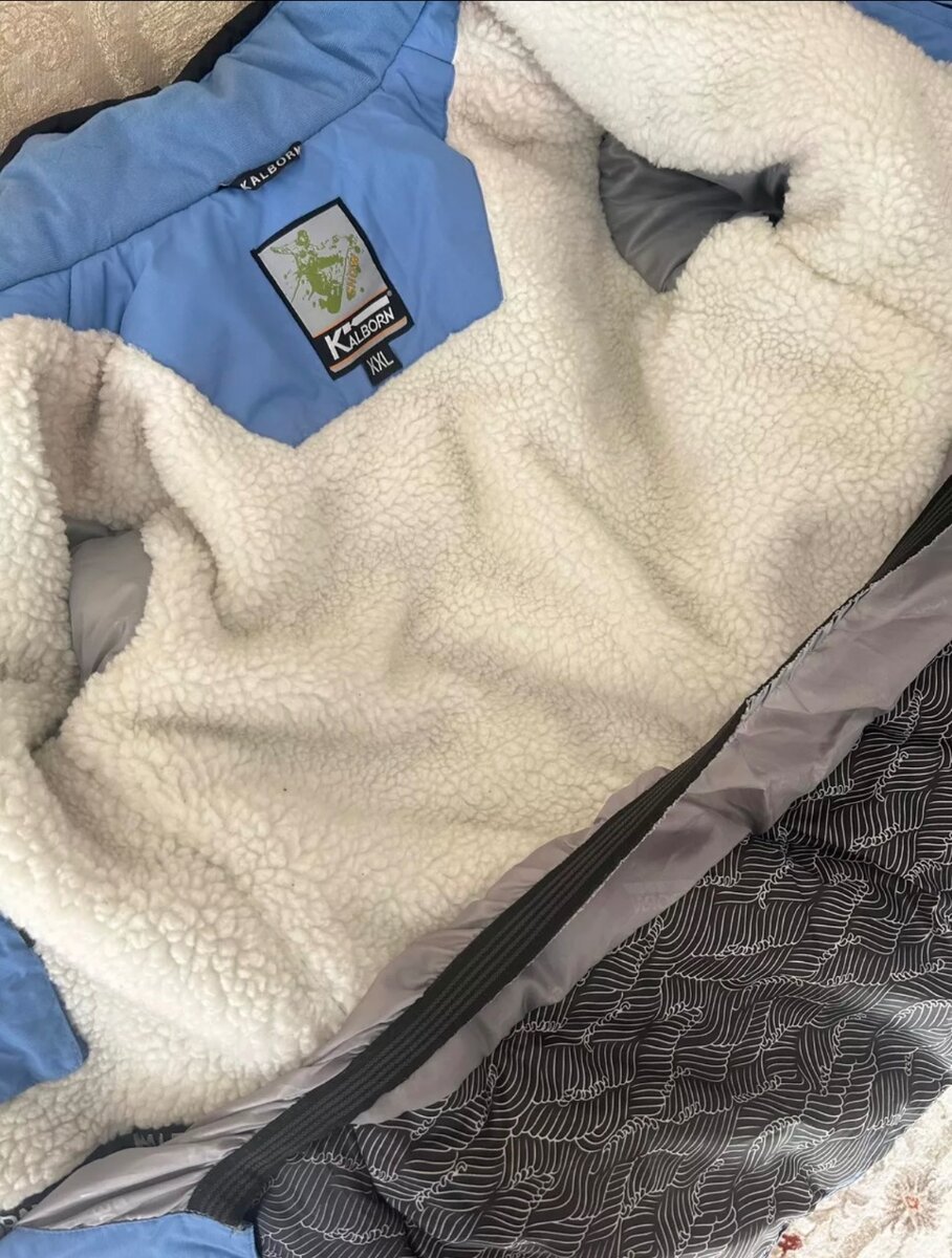 Горнолыжный женский костюм