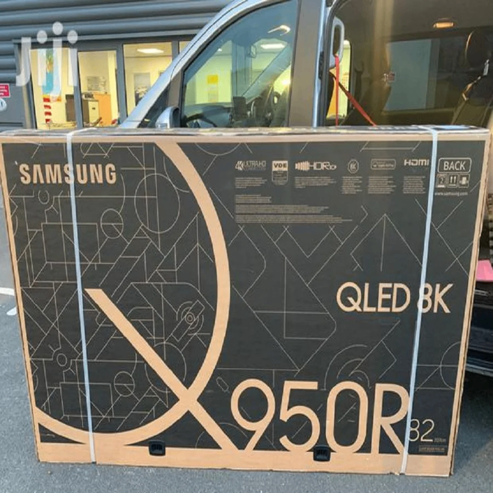 Téléviseur UHD Samsung 82'' 8 SERIES