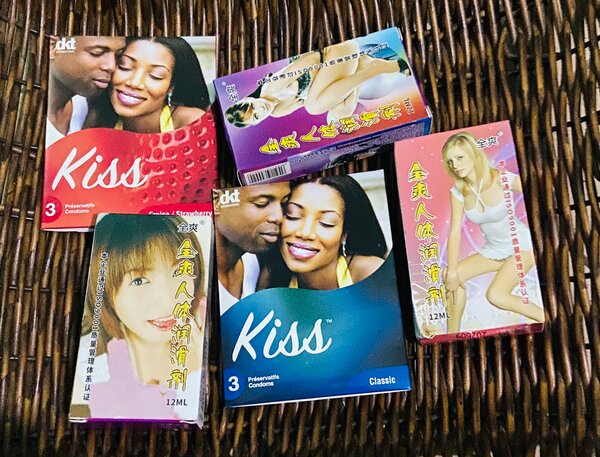 6 préservatifs + 3 lubrifiants