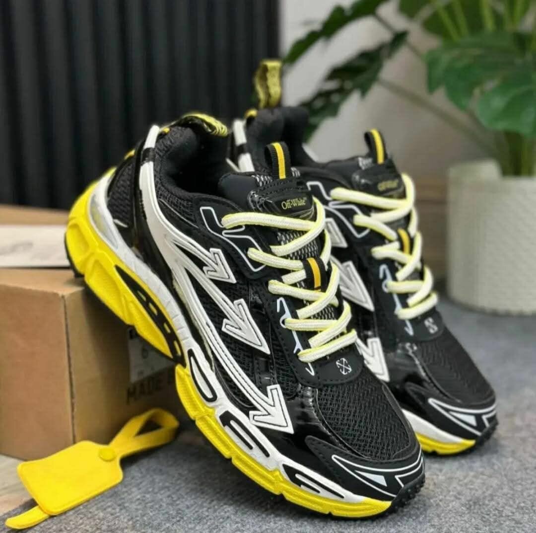 Baskets noires jaunes tendance