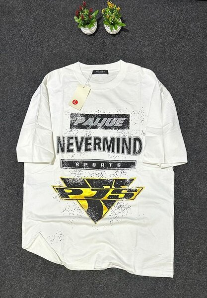 T-shirt graphique tendance unisexe